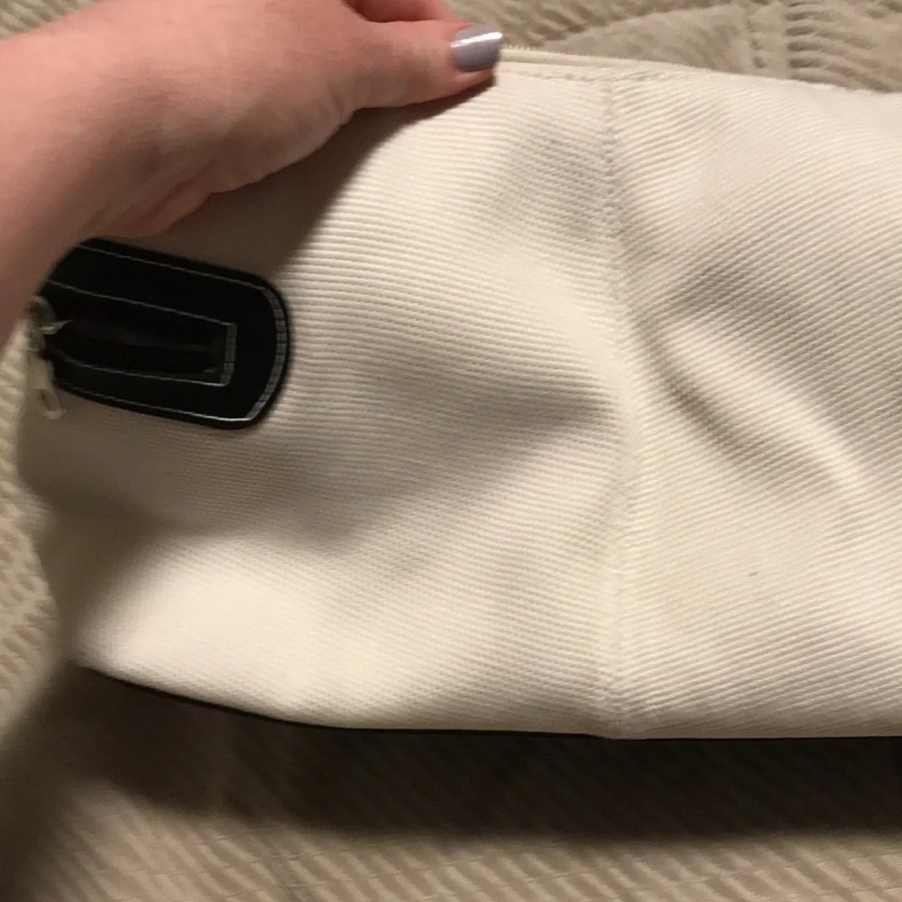 Women’s Black and White Purse - Picture 2 of 6
